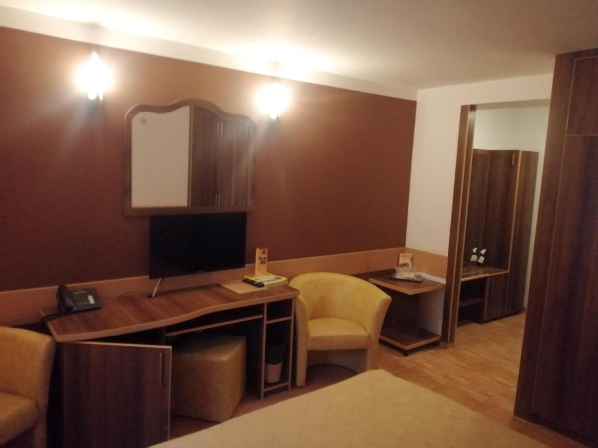 Hotel Sud Giurgiu Exteriör bild